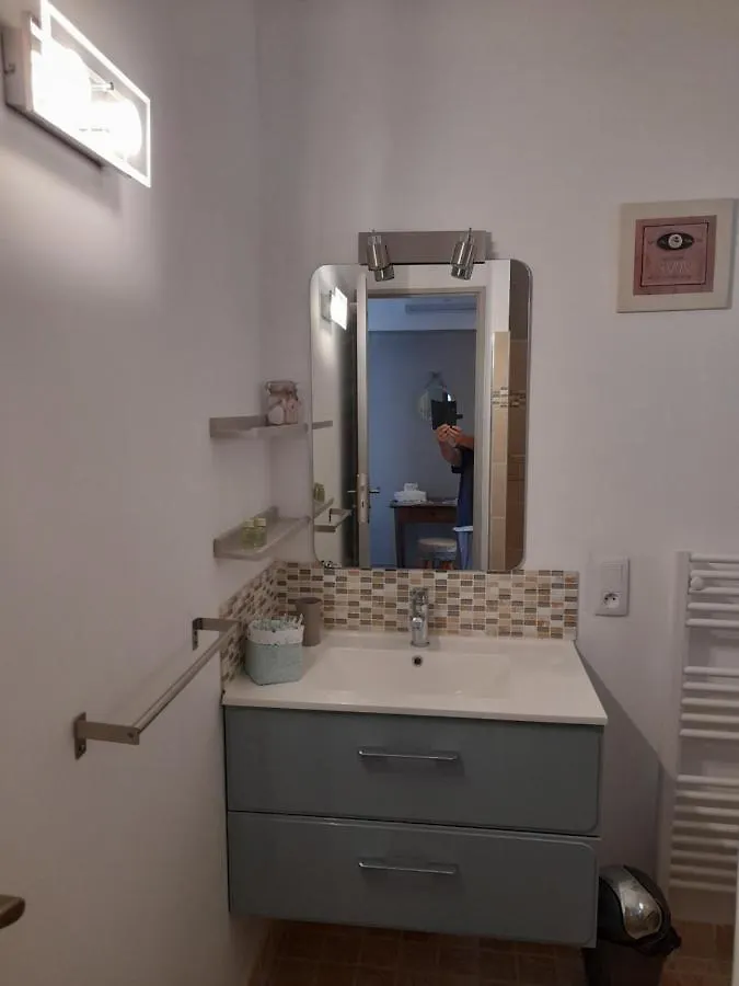 Chambre D'Hote Cuisine Equipee Bed and Breakfast Le Beausset Bed & Breakfast